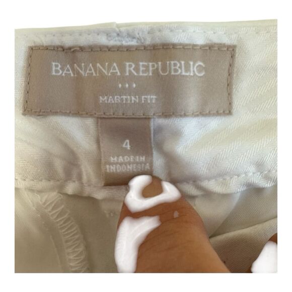 Banana Republic White Martin Fit Bermuda Shorts Size 4 - Picture 3 of 7